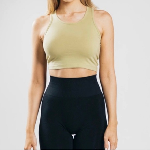 Alphalete Essential Crop Tank Light Olive Size XL NWT GYM WORKOUT ATHLEISURE - Picture 3 of 9